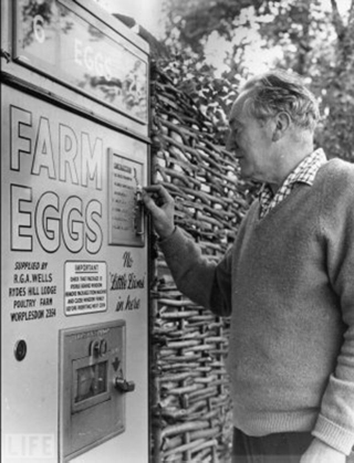 Illustration for article titled 9 Vintage Vending Machines From a Time When They'd Sell Anything